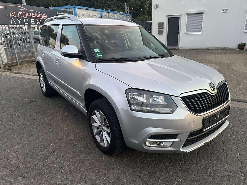 Stribrna brilliant/ silber Gebraucht 2015 Skoda Yeti Ambition SUV | 10.250 € (Guter Preis) - Bild 1/4