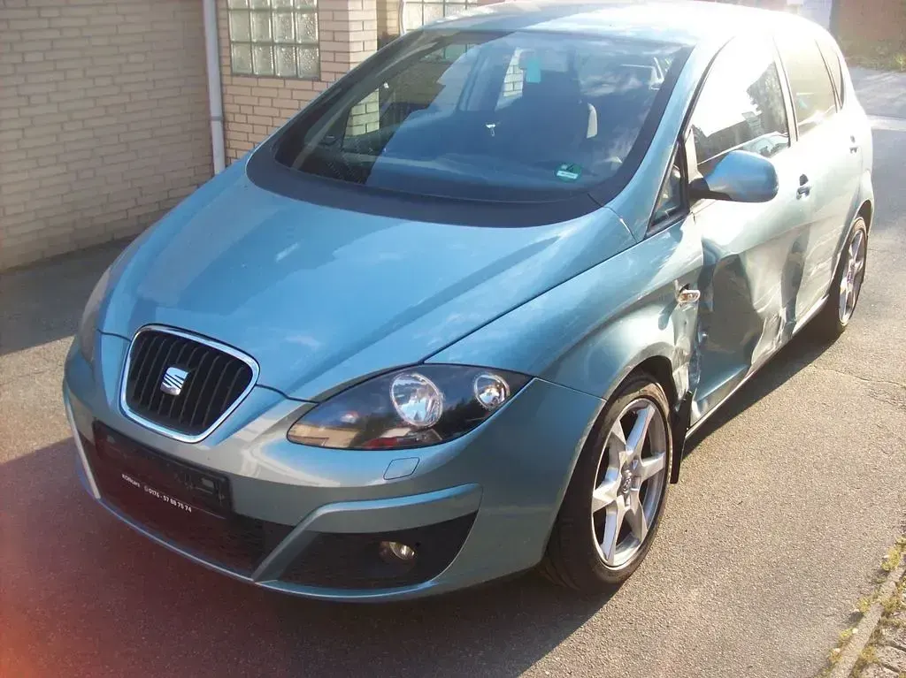 Gebraucht Seat Altea 160 PS (117 kW) 2010 Blau Limousine