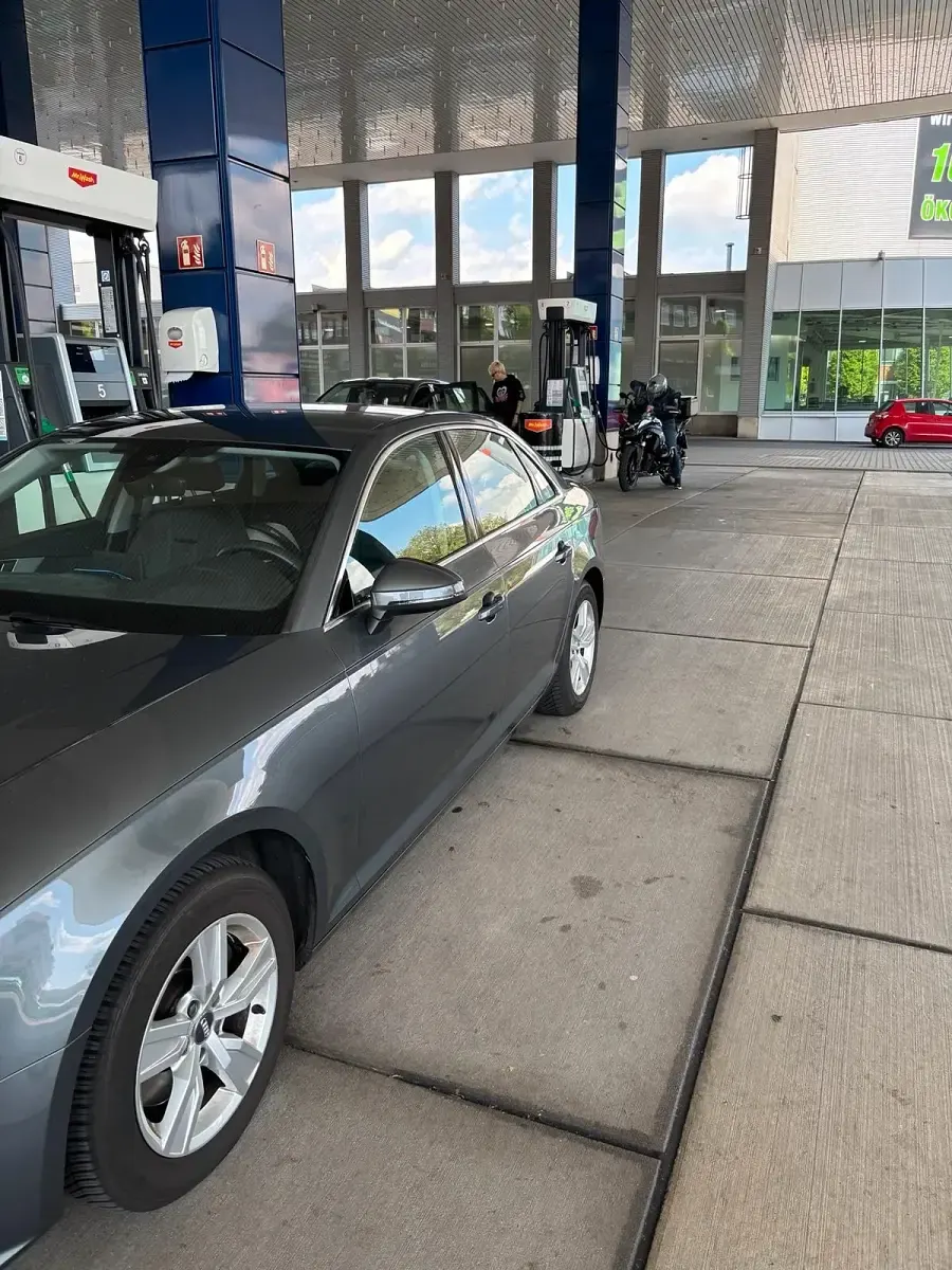 Gebraucht Audi A4 Design 150 PS (110 kW) 2019 Grau Limousine