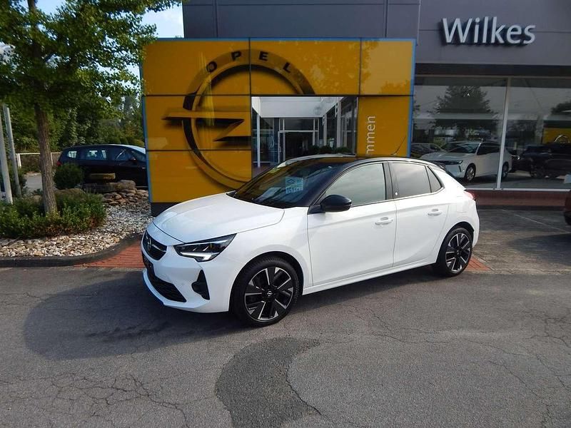 Jade weiss Gebraucht 2021 Opel Corsa-e GS Line Kleinwagen | 15.330 € (Etwas zu teuer) - Bild 1/4