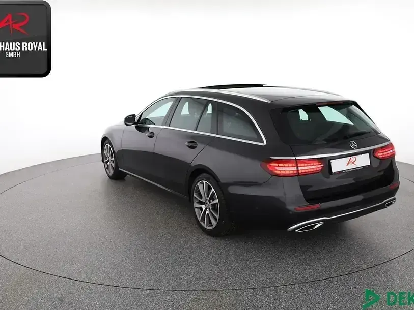 Gebraucht Mercedes E220 200 PS (147 kW) 2022 Grafitgrau Kombi