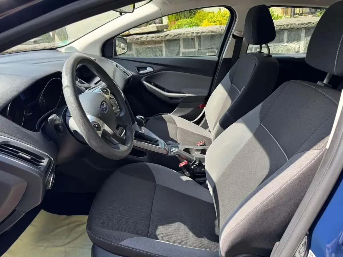 Używany Ford Focus Trend 116 KM (85 kW) 2014 Niebieski Kombi