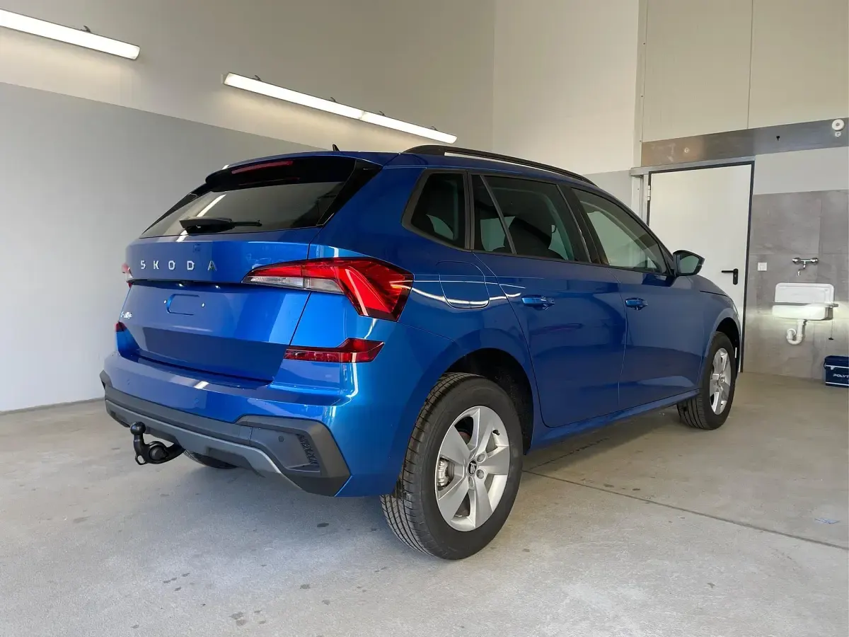 Neu Skoda Kamiq Selection 116 PS (85 kW) 2026 [8x8x] race blue metallic SUV
