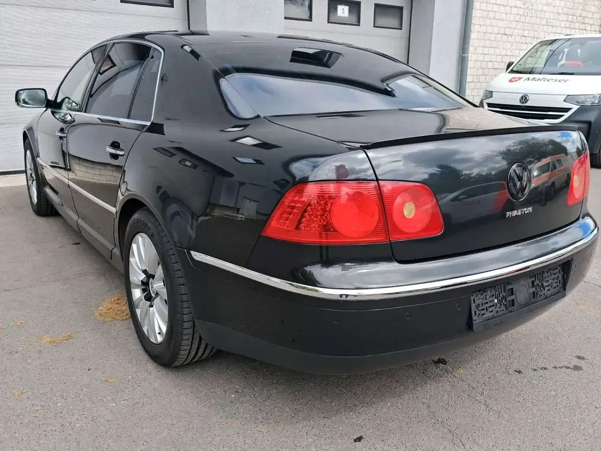 Gebraucht VW Phaeton 239 PS (175 kW) 2009 Tarantellaschwarz Limousine
