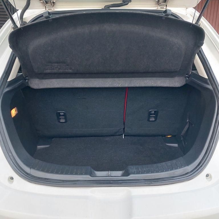 Second-hand Mazda 2 Edition 90 CP (66 kW) 2015 Alb Berlinǎ