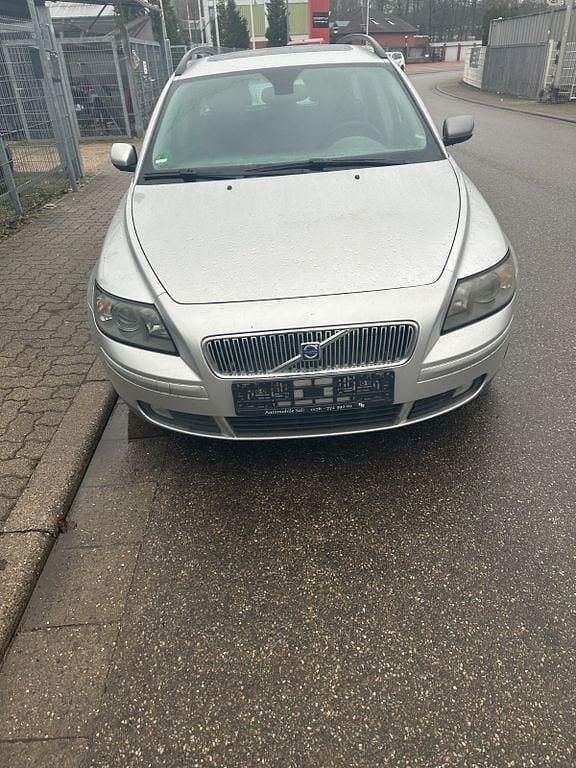 Gebraucht Volvo V50 Momentum 125 PS (91 kW) 2005 Silber Kombi