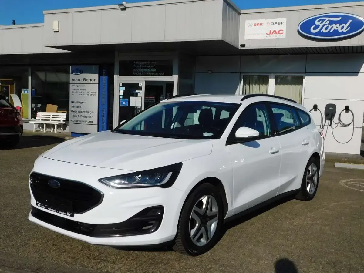 Gebraucht Ford Focus Cool & Connect 120 PS (88 kW) 2022 Frozen white Kombi