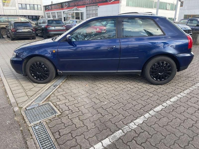 Gebraucht Audi A3 Ambiente 125 PS (91 kW) 1998 Blau Kleinwagen