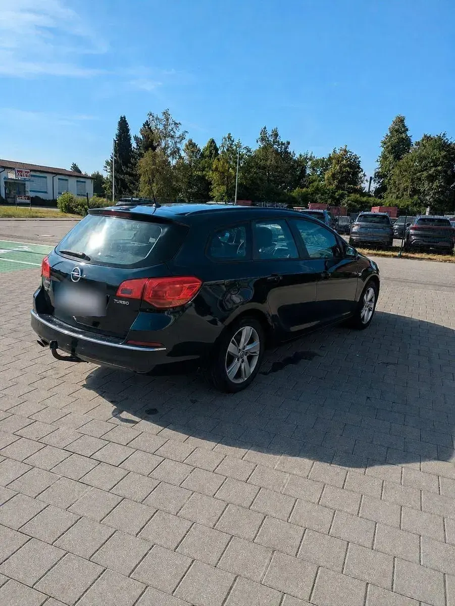 Gebraucht Opel Astra Edition 170 PS (125 kW) 2015 Limousine