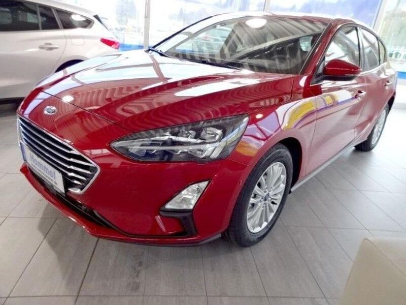 Fantastic red tc (metallic) Gebraucht 2022 Ford Focus Titanium Limousine | 21.500 € (Teuer) - Bild 1/4