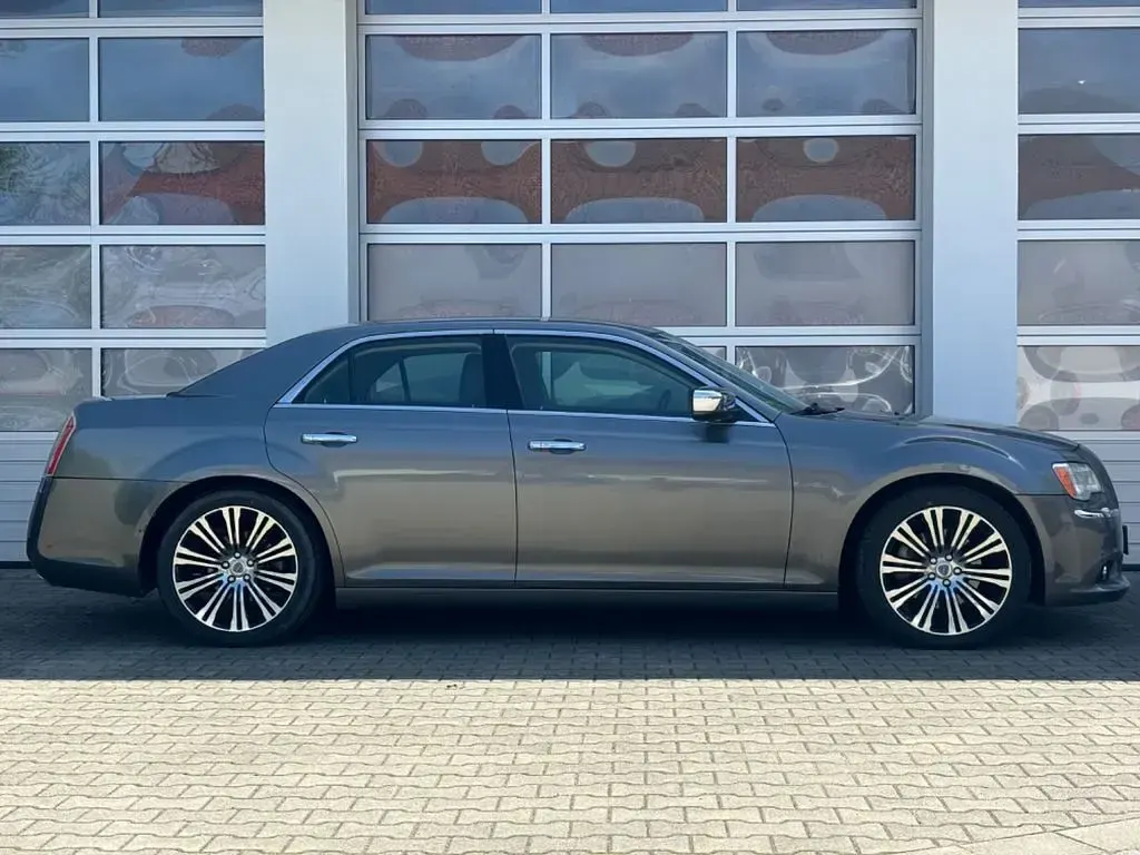 Gebraucht Lancia Thema 239 PS (175 kW) 2013 Braun Limousine