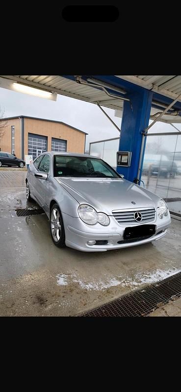 Silber Gebraucht 2007 Mercedes 200 Coupé | 2.999 € (Fairer Preis) - Bild 1/4