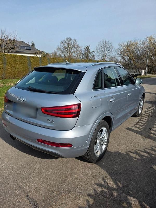 Gebraucht Audi Q3 Ambiente 170 PS (125 kW) 2014 Silber SUV
