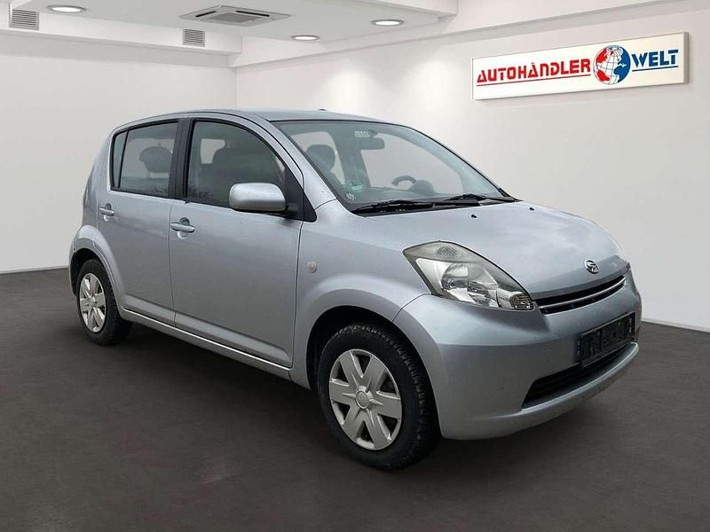 Gebraucht Daihatsu Sirion 87 PS (63 kW) 2007 Silber Kleinwagen