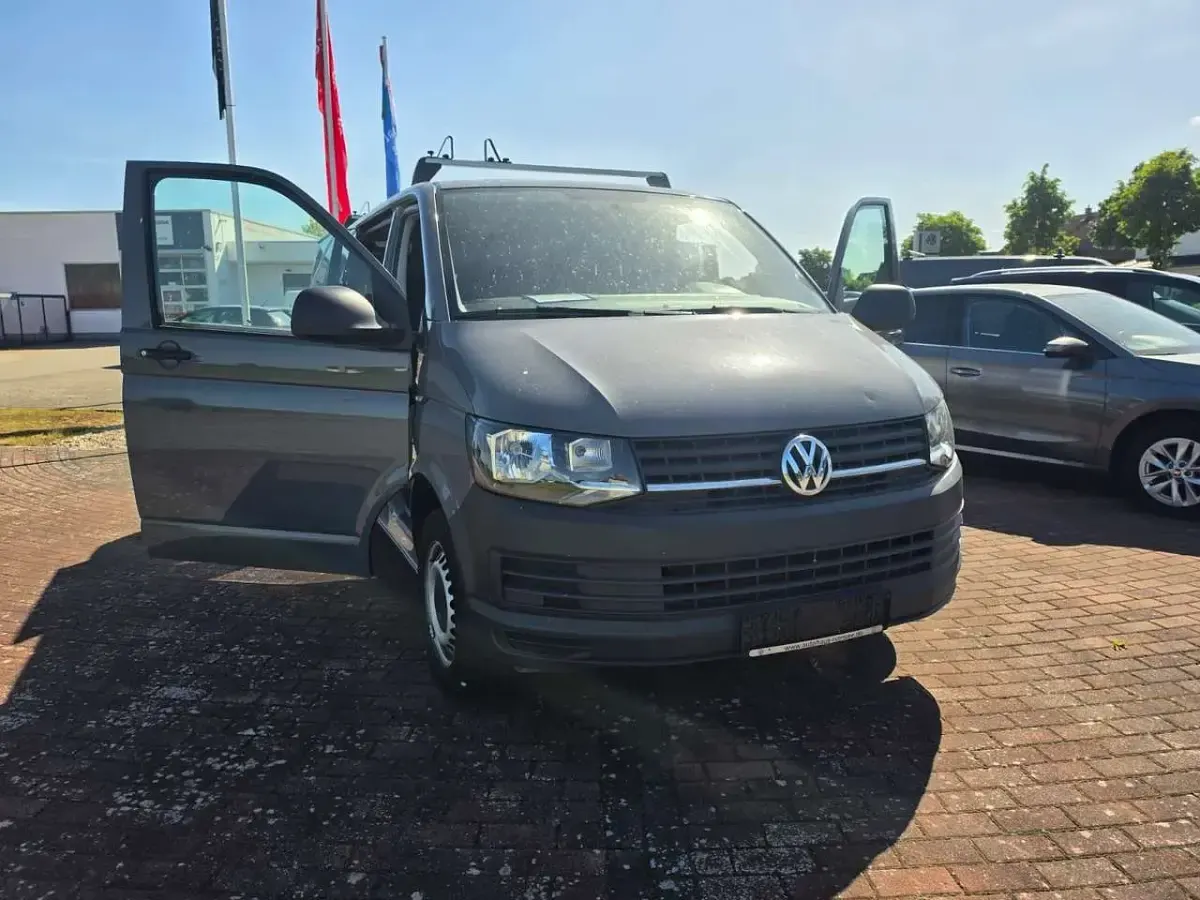 Gebraucht VW T6 84 PS (61 kW) 2018 Pure grey Van