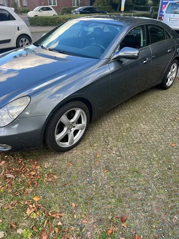 Gebraucht Mercedes CLS320 224 PS (164 kW) 2008 Grau Coupé