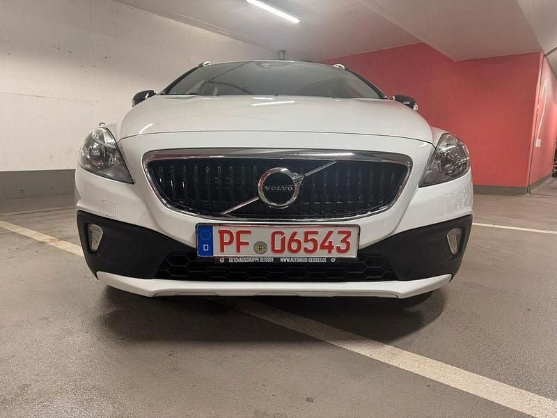 Gebraucht Volvo V40 CC 120 PS (88 kW) 2016 Weiß Kombi
