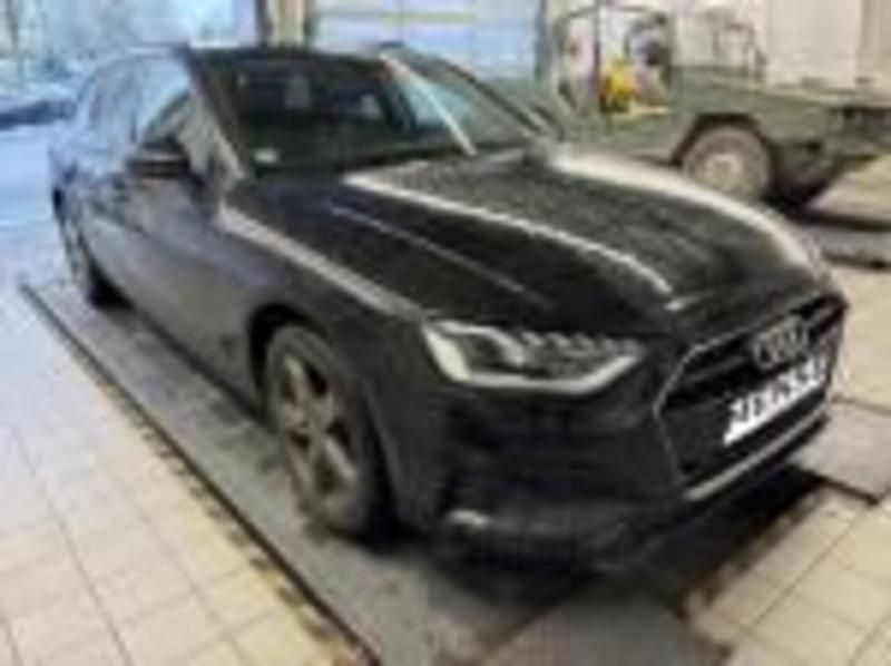 Gebraucht Audi A4 204 PS (150 kW) 2023 Mythosschwarz metallic Kombi