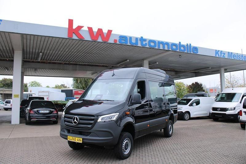 Neu Mercedes Sprinter 190 PS (139 kW) 2025 Schwarz Van