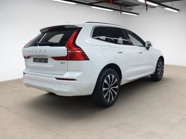 Crystal white / metallic Gebraucht 2024 Volvo XC60 Core SUV | 40.890 € (Superpreis) - Bild 1/4