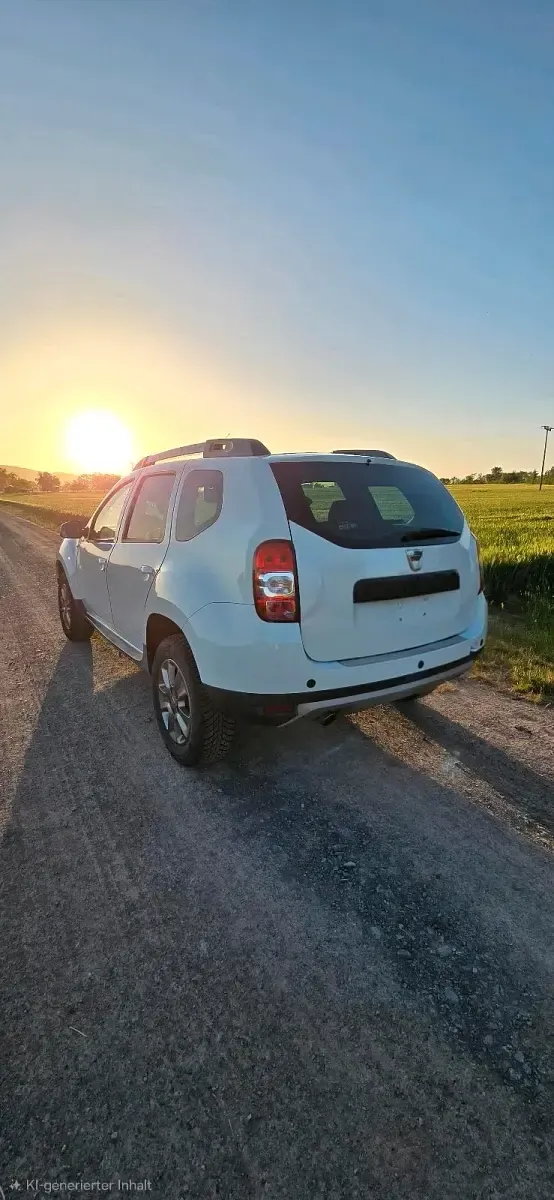 Gebraucht Dacia Duster 125 PS (91 kW) 2015 Weiß SUV