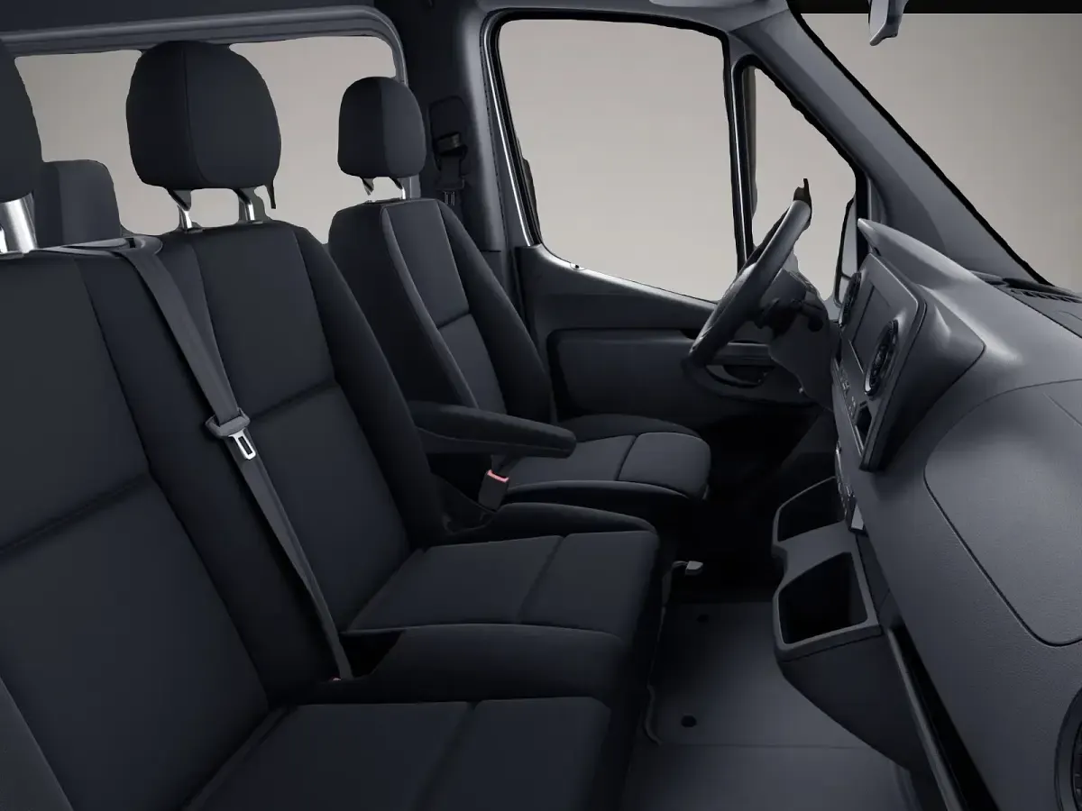 Gebraucht Mercedes Sprinter 170 PS (125 kW) 2023 Silber Van