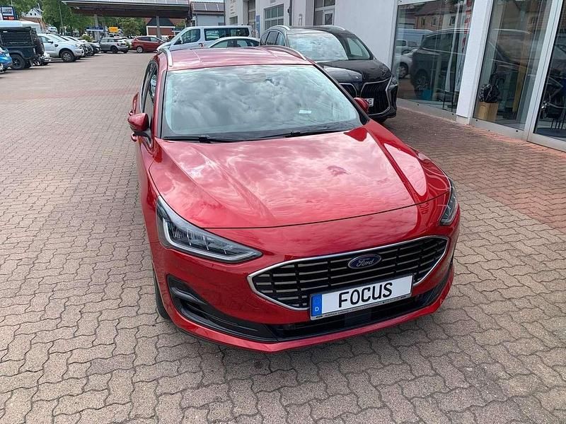 Gebraucht Ford Focus Titanium 155 PS (114 kW) 2024 Fantastic red tc Kombi