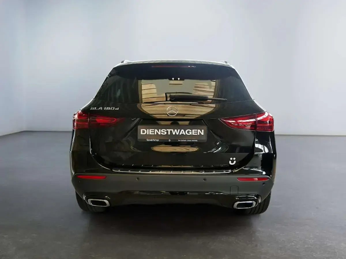 Gebraucht Mercedes GLA180 Progressive 116 PS (85 kW) 2026 Schwarz SUV