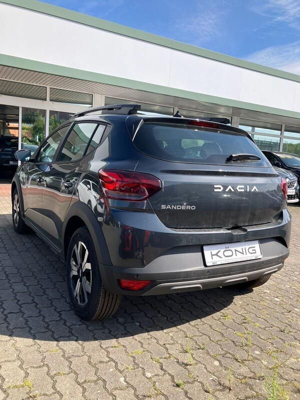 Gebraucht Dacia Sandero Expression 91 PS (66 kW) 2023 Grau Kleinwagen