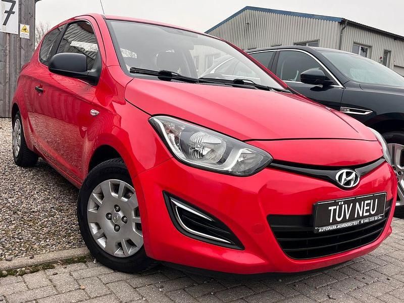Gebraucht Hyundai i20 Edition 86 PS (63 kW) 2013 Rot Kleinwagen