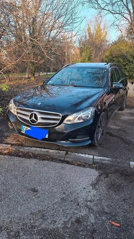 Gebraucht Mercedes E200 Avantgarde 136 PS (100 kW) 2015 Schwarz Kombi