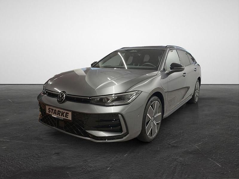 Gebraucht VW Passat R-line 272 PS (200 kW) 2025 Grau (diabasgrau metallic) Kombi
