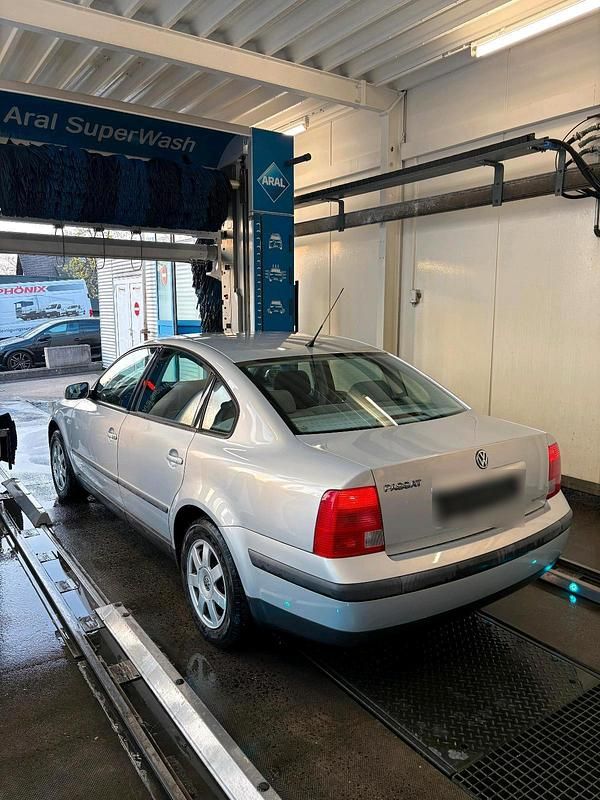 Gebraucht VW Passat 102 PS (75 kW) 2000 Silber Limousine