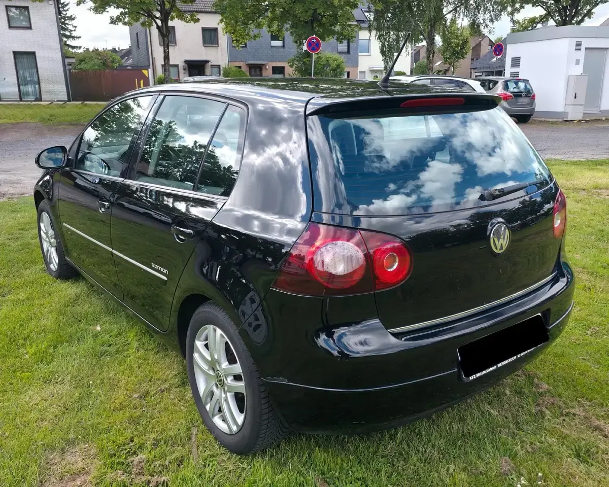 Gebraucht VW Golf V Edition 75 PS (55 kW) 2008 Schwarz Kleinwagen