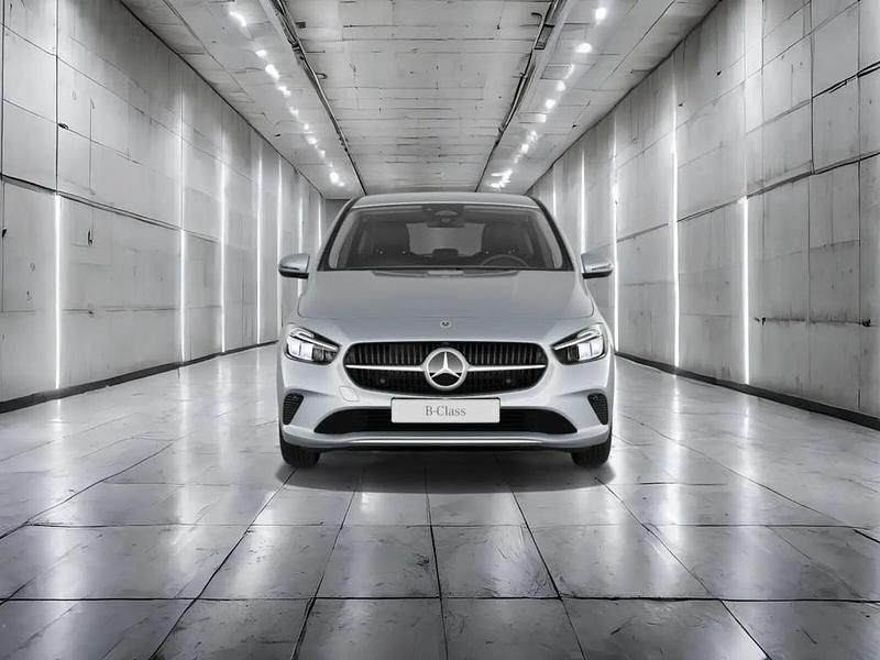 Gebraucht Mercedes B180 Progressive 136 PS (100 kW) 2024 Metalliclack hightechsilber Van / Kleinbus