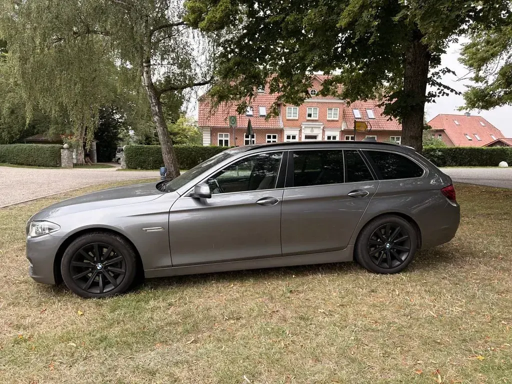 Gebraucht BMW 520 190 PS (139 kW) 2015 Grau Kombi