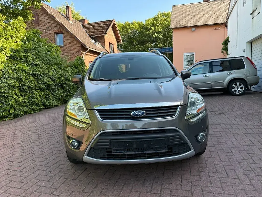 Gebraucht Ford Kuga Titanium 140 PS (102 kW) 2012 Braun SUV