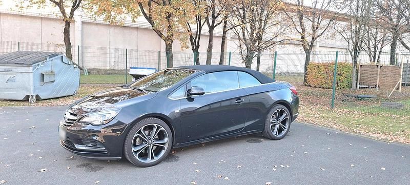 Second-hand Opel Cascada 170 CP (125 kW) 2015 Negru Cabrio