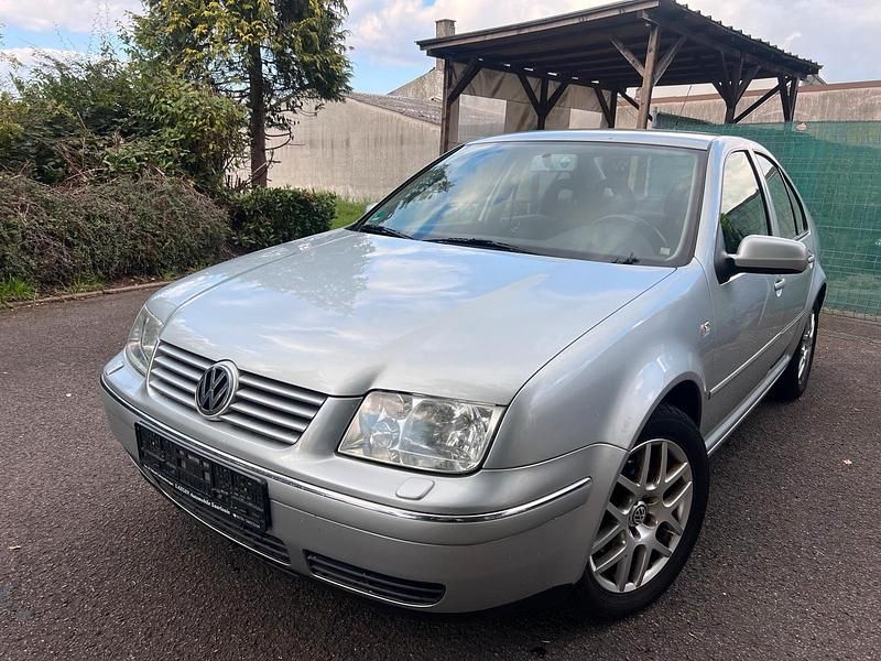 Silber Gebraucht 2002 VW Bora Limousine | 2.790 € (Etwas zu teuer) - Bild 1/4