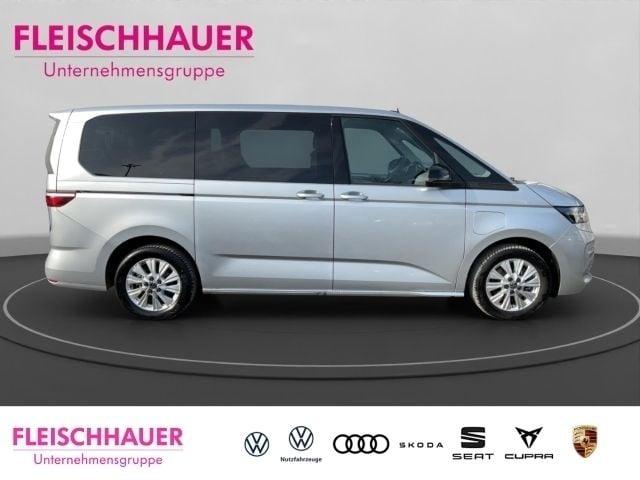 Gebraucht VW T7 150 PS (110 kW) 2023 Silber Van