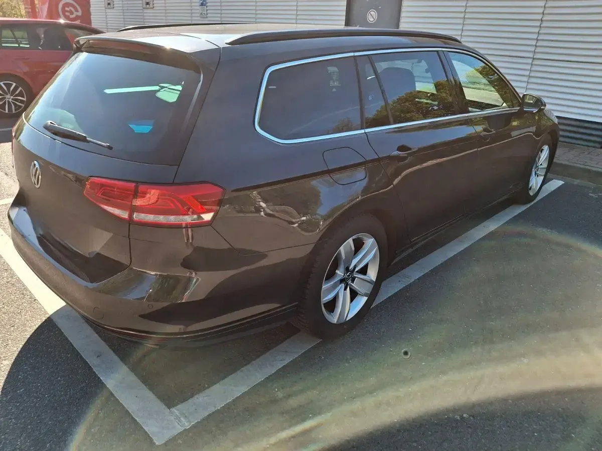 Gebraucht VW Passat Comfortline 150 PS (110 kW) 2019 Schwarz Kombi