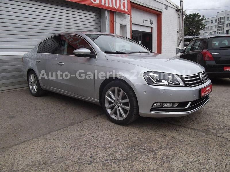 Gebraucht VW Passat Highline 160 PS (117 kW) 2011 Silber Limousine