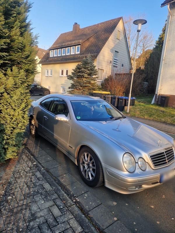 Gebraucht Mercedes CLK320 204 PS (150 kW) 2001 Silber Coupé
