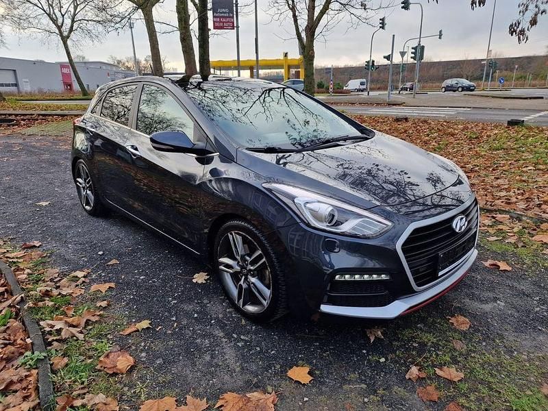 Schwarz Gebraucht 2015 Hyundai i30 Turbo Limousine | 8.750 € (Etwas zu teuer) - Bild 1/4