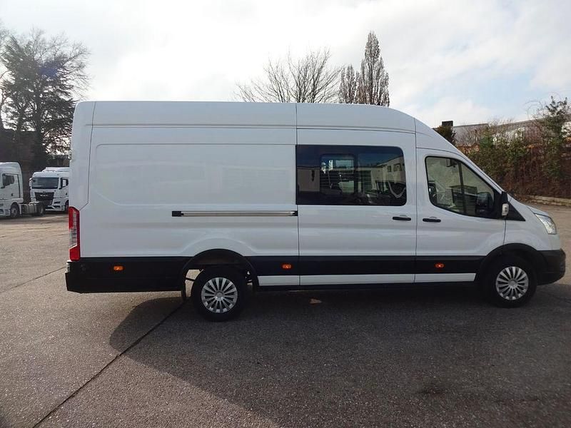Gebraucht Ford Transit Trend 131 PS (96 kW) 2022 Weiß Van / Kleinbus