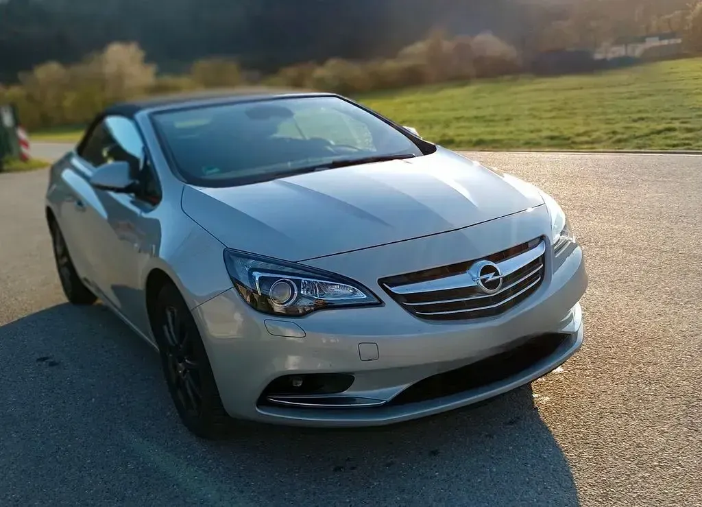 Usado Opel Cascada Active 170 HP (125 kW) 2016 Prateado Cabrios
