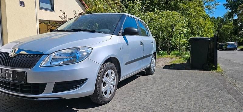 Second-hand Skoda Fabia 60 CP (44 kW) 2011 Argintiu Berlinǎ