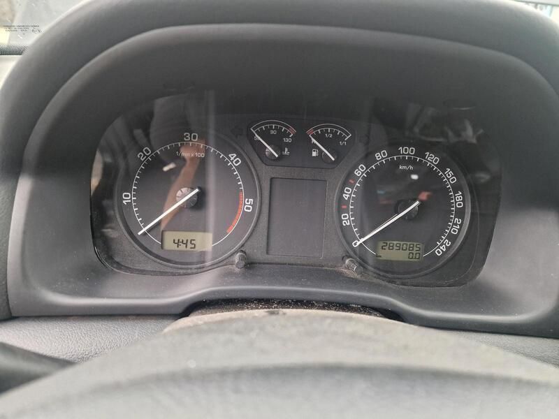 Schwarz Gebraucht 2006 Skoda Octavia Kombi | 900 € (Superpreis) - Bild 1/4