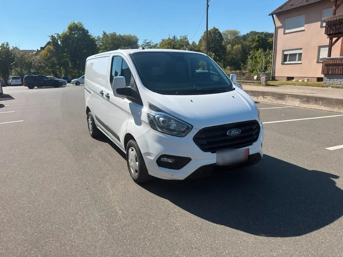 Gebraucht Ford Transit Custom 131 PS (96 kW) 2020 Weiß Van / Kleinbus