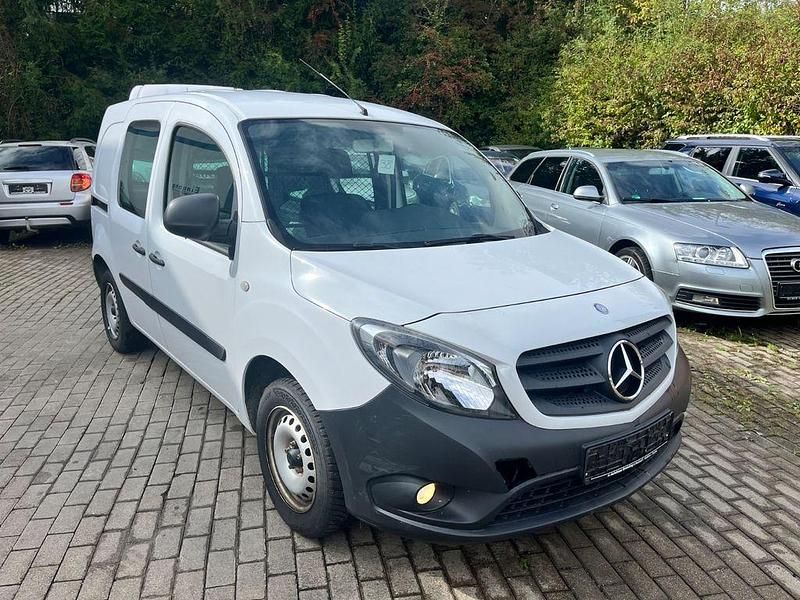 Gebraucht Mercedes Citan 109 90 PS (66 kW) 2019 Weiß Van / Kleinbus
